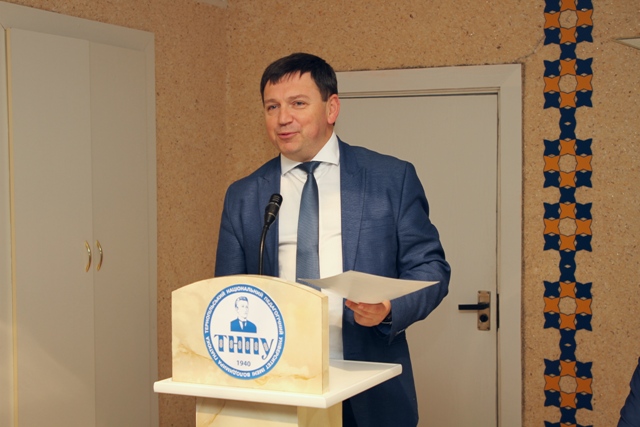 Вітання ректора професора Буяка Б. Б..